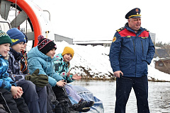 К 126-летию Василия Ивановича Чуйкова московские спасатели на воде поделились историями спасения